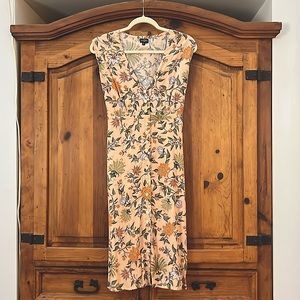 *GIFTED* Tamga Sleeveless, Button Front, Floral Dress with pockets!